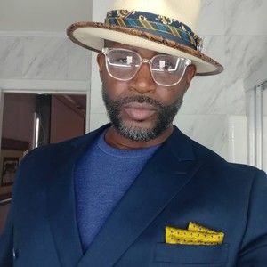 Meet your Posher, Clarence